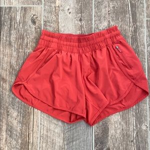 Lululemon Tracker short 4”